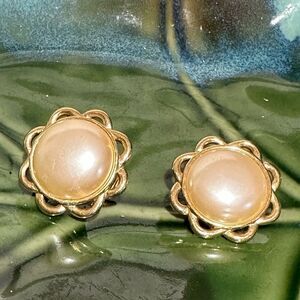 Vintage Monet Gold Tone & Pearl Clip on Earrings